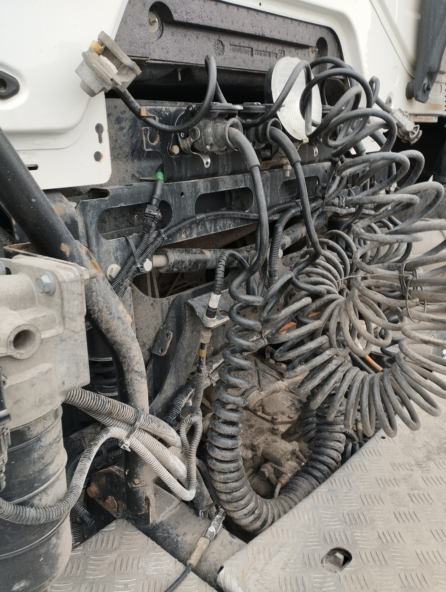 Седельный тягач КАМАЗ 5490-801-DC (газодизель) 2021 г. - фото 37