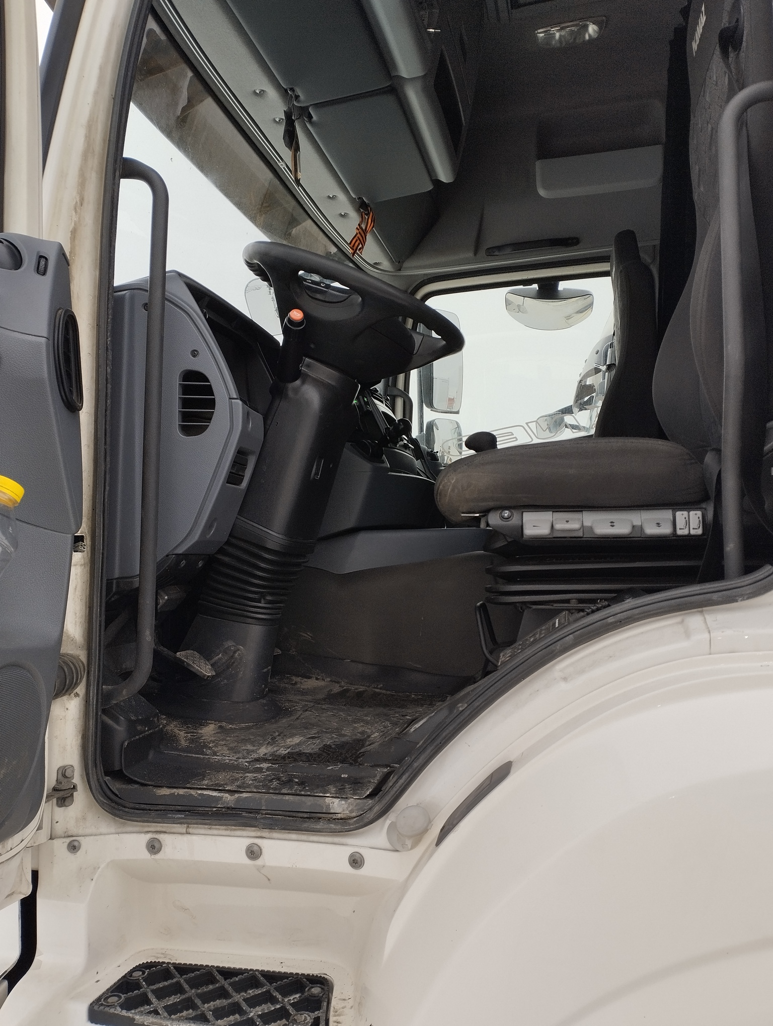 Седельный тягач КАМАЗ 5490-801-DC (газодизель) 2021 г. - фото 54