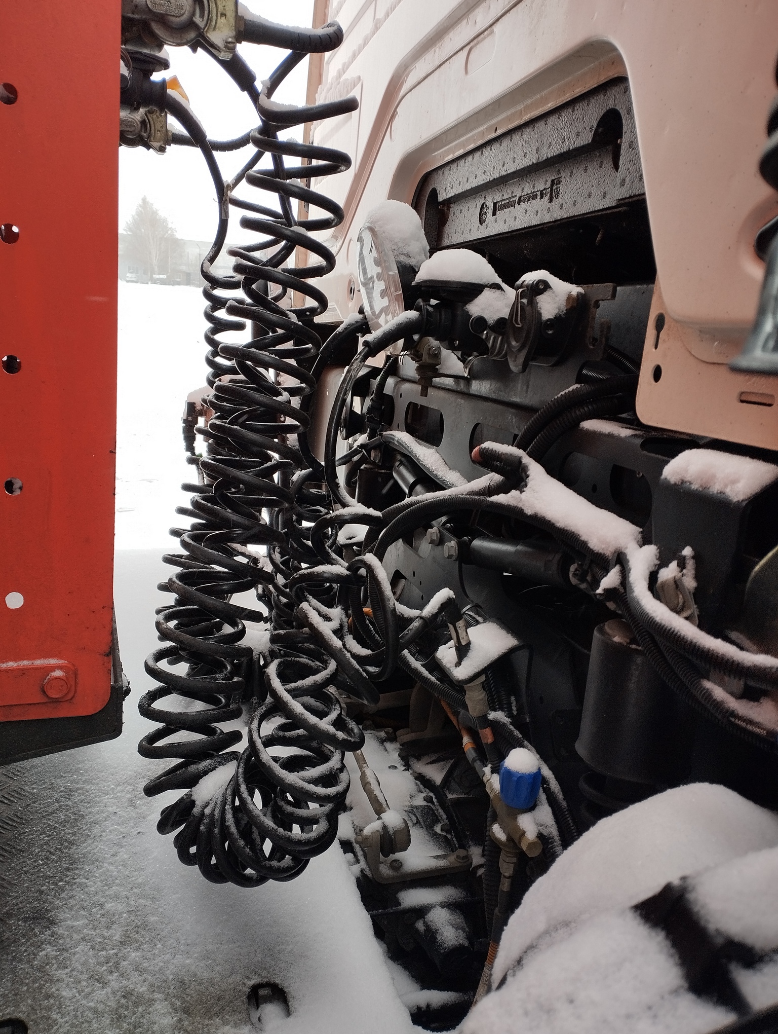 Седельный тягач КАМАЗ 5490-801-DC (газодизель) 2021 г. - фото 20