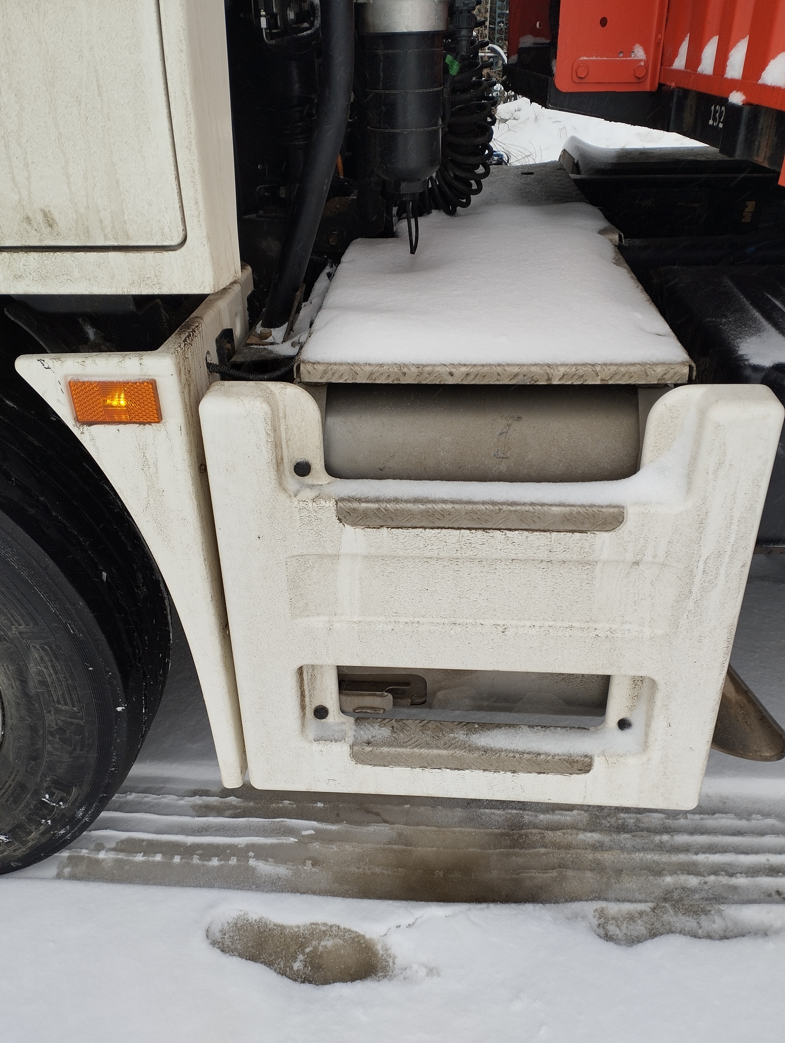 Седельный тягач КАМАЗ 5490-801-DC (газодизель) 2021 г. - фото 33