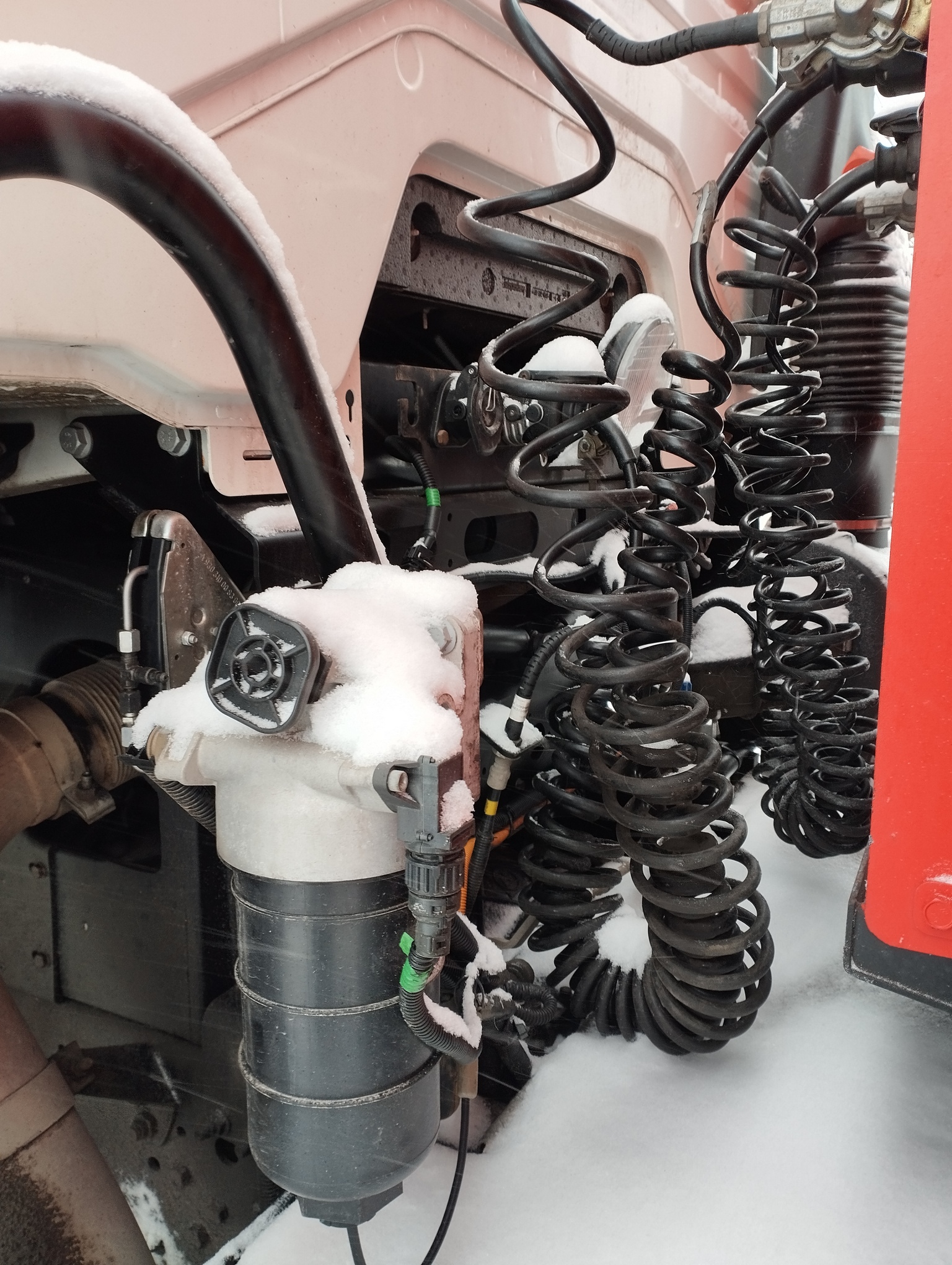 Седельный тягач КАМАЗ 5490-801-DC (газодизель) 2021 г. - фото 34