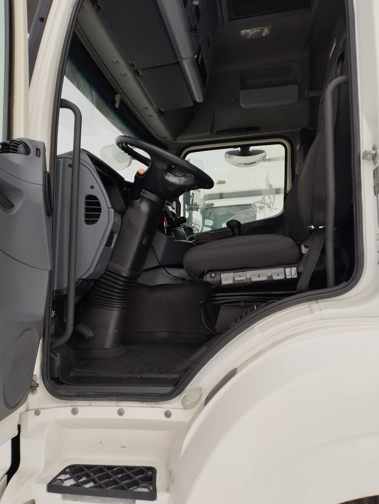 Седельный тягач КАМАЗ 5490-801-DC (газодизель) 2021 г. - фото 40