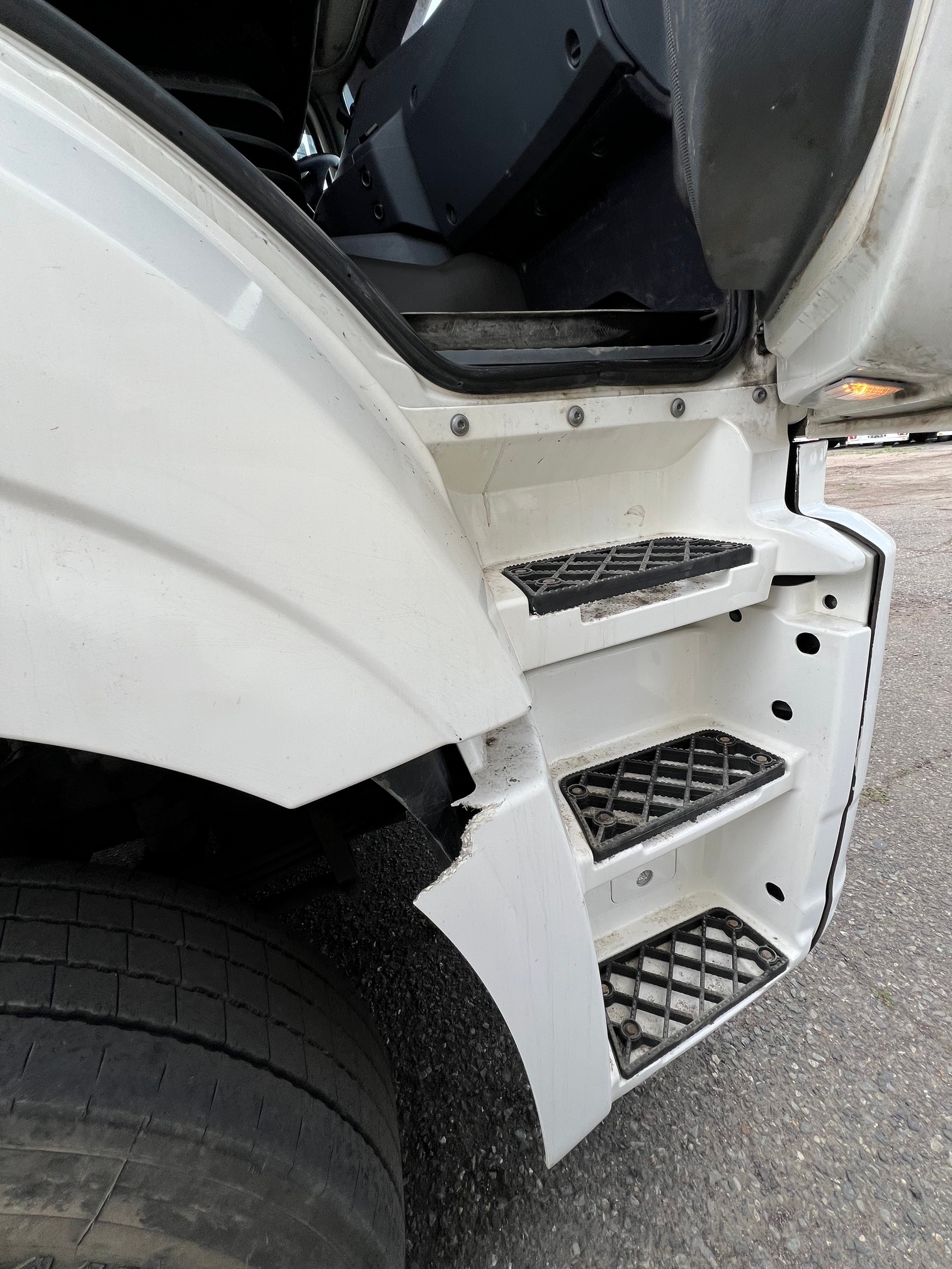 Седельный тягач КАМАЗ 5490-80802-90(5P) (СПГ) 2021 г. - фото 3