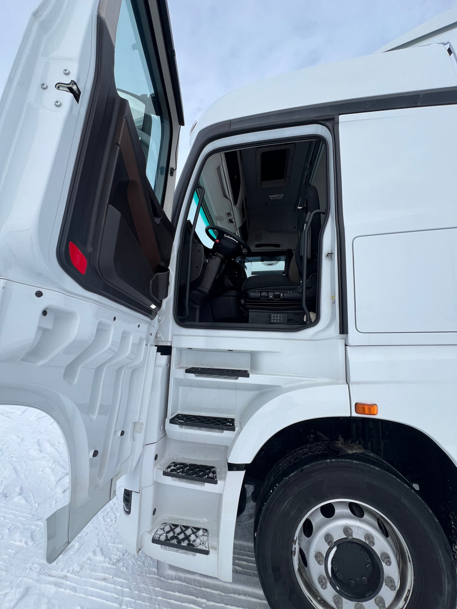 Седельный тягач КАМАЗ 54901-70014-СА 2024 г. - фото 9