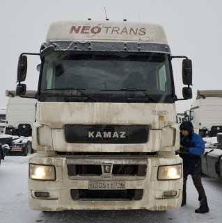 Седельный тягач КАМАЗ 5490-801-DC (газодизель)