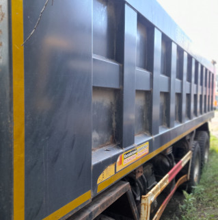 FAW J6 8x4 Самосвал