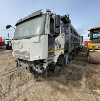 FAW J6 8x4 Самосвал