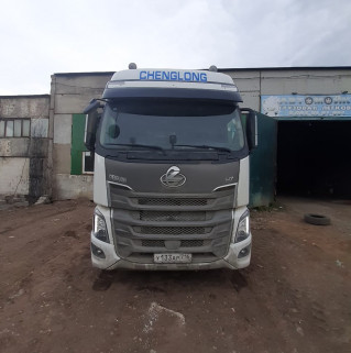 CHENGLONG H7 4x2 Седельный тягач