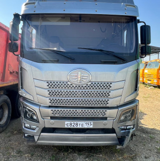 FAW JH6 4x2 Седельный тягач