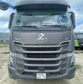 CHENGLONG H7 4x2 Седельный тягач