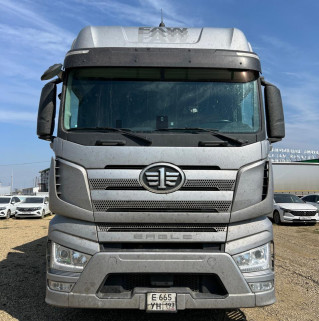 FAW J7 4x2 Седельный тягач