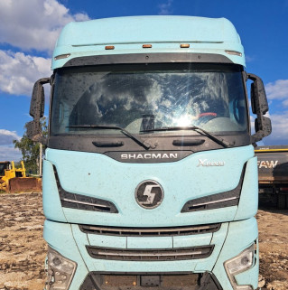 Shacman (Shaanxi) SX* 4x2 Седельный тягач