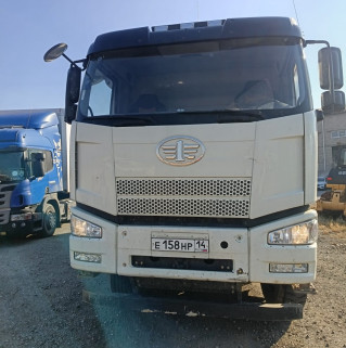 FAW J6 8x4 Самосвал