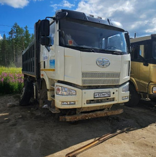 FAW J6 6x4 Самосвал